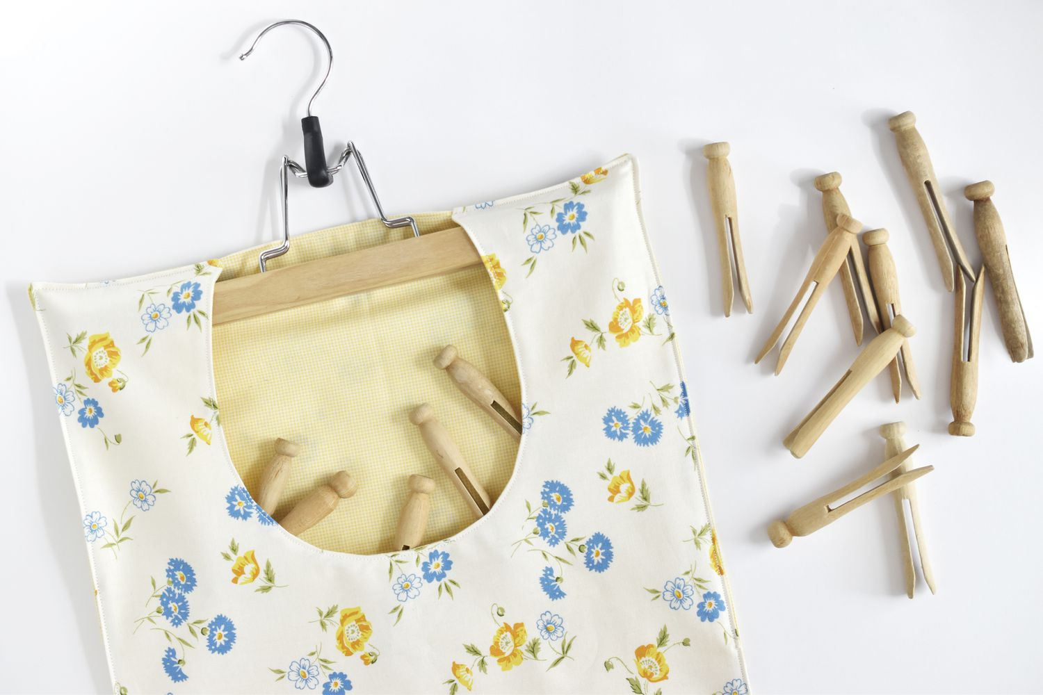 How To Make Your Own Clothespin Bag with Free Printable Clothespin Bag Pattern