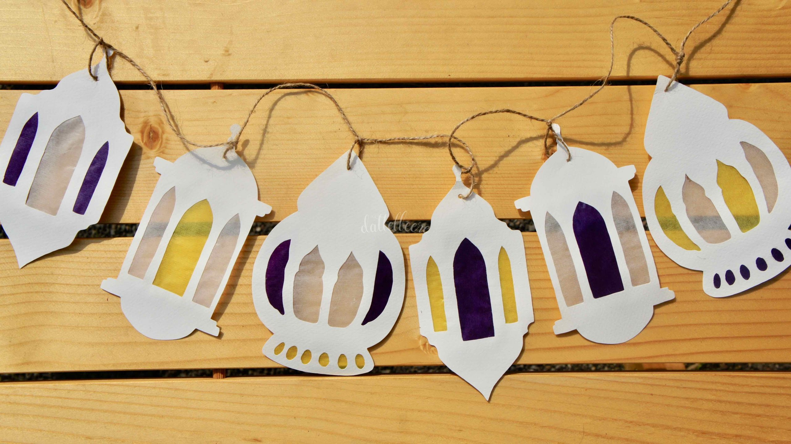 Ramadan Lanterns Diy: Making A Garland | Dattelbeere.de in Ramadan Garland Printable