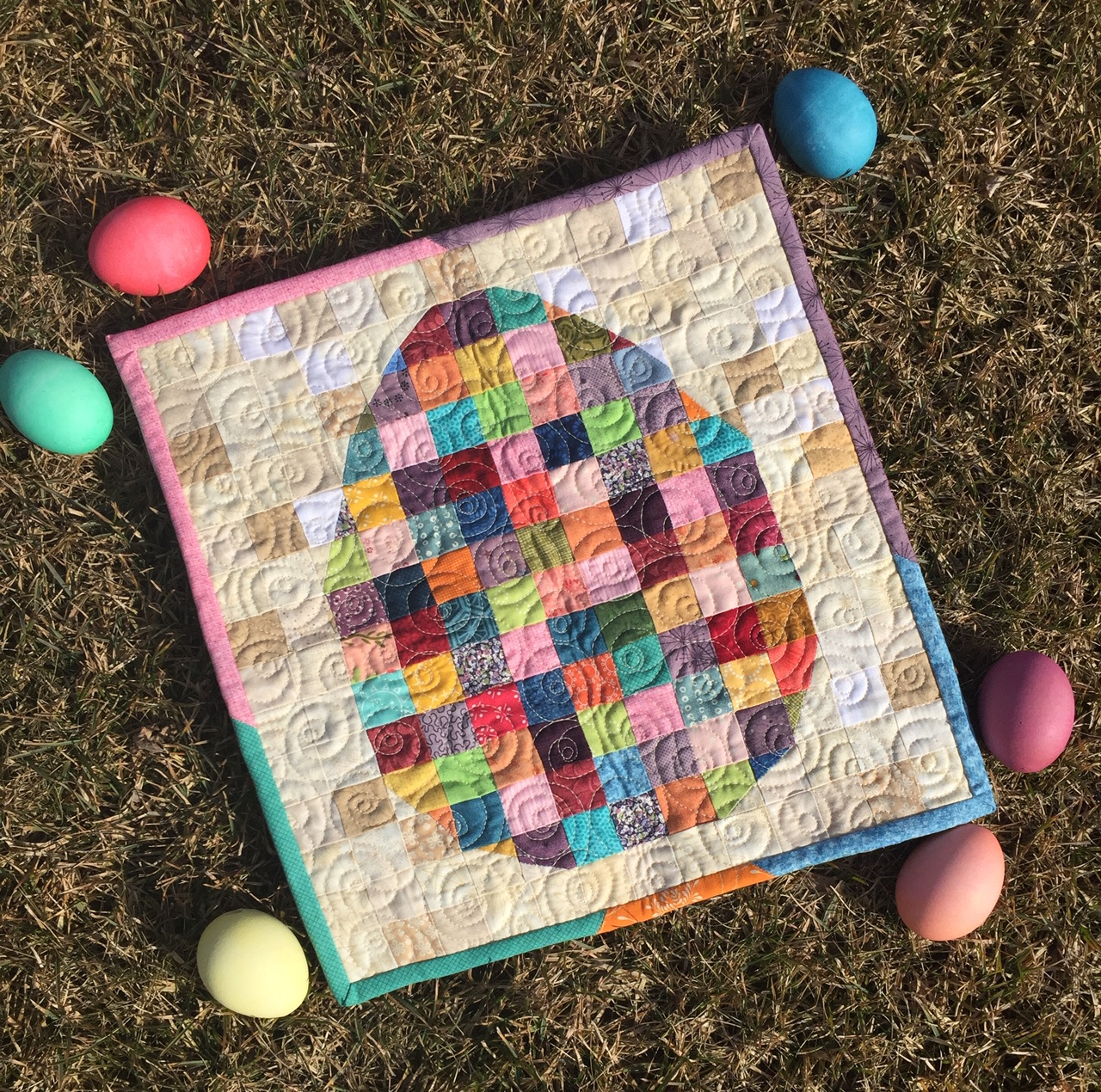 Easter Egg Quilt ~ A Scrappy Mini Quilt Pattern - Lakegirlquilts in Free Easter Quilting Patterns