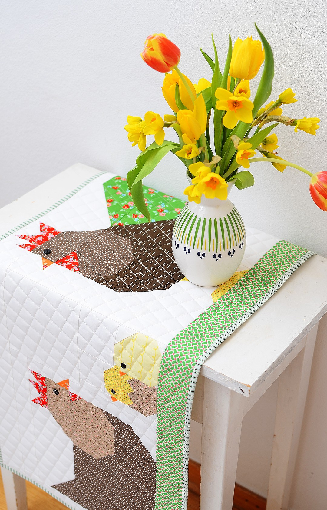 Easter Quilt Table Runner - A Free Tutorial And Pattern Add-On with Easter Table Runner Patterns